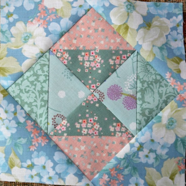 Friends around the Square. The Splendid Sampler