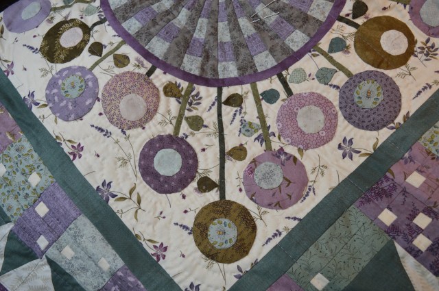 Hand quilting my Down the Rabbit Hole Quilt